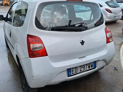 Usata Renault Twingo 64 CV (47 kW) 2007 Bianco Utilitaria