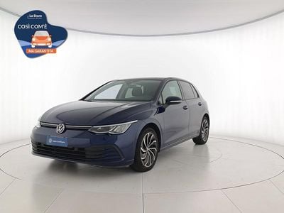 Usata VW Golf VIII Life 131 CV (96 kW) 2023 Atlantic blue metallizzato Berlina