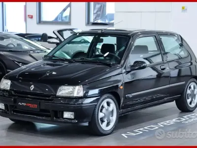 Usata Renault Clio 135 CV (99 kW) 1995 Nero Utilitaria