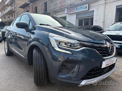 Usata Renault Captur Zen 95 CV (69 kW) 2021 Grigio SUV