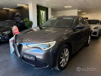Usata Alfa Romeo Stelvio Tech Edition 160 CV (117 kW) 2019 Grigio SUV