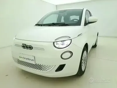 Usata Fiat 500e Action 42 kW (58 CV) 2021 Bianco Utilitaria