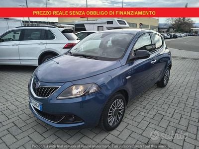 Usata Lancia Ypsilon Gold 69 CV (50 kW) 2023 Blu Utilitaria