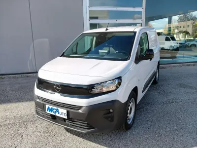 Begagnad Opel Combo-e Life 56 kW (77 HK) 2025 Vit Van