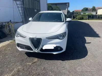Usata Alfa Romeo Stelvio 190 CV (139 kW) 2018 Bianco SUV