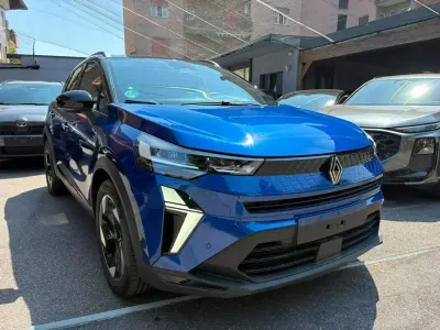 Usata Renault Captur Techno 101 CV (74 kW) 2025 Blu SUV