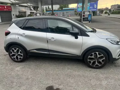 Usata Renault Captur 120 CV (88 kW) 2017 Grigio SUV