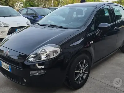 Usado Fiat Punto 95 CV (69 kW) 2017 Negro Utilitario