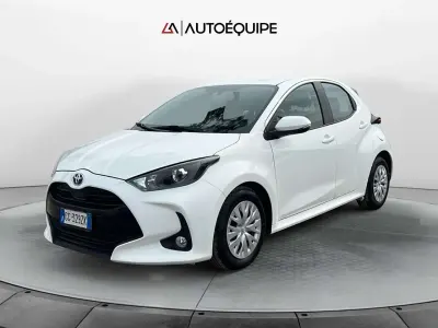 Usata Toyota Yaris Hybrid Active 116 CV (85 kW) 2021 Bianco Berlina