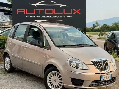 Usata Lancia Musa Gold 95 CV (69 kW) 2012 Grigio Monovolume