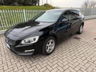Usata Volvo V60 Kinetic 114 CV (83 kW) 2014 Nero Station wagon