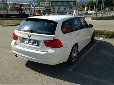 Usata BMW 318 143 CV (105 kW) 2011 Bianco Station wagon