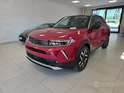 Usata Opel Mokka Elegance 131 CV (96 kW) 2022 Arancione SUV