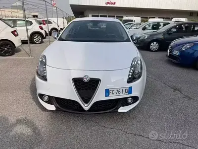 Usata Alfa Romeo Giulietta Super 120 CV (88 kW) 2016 Bianco Utilitaria