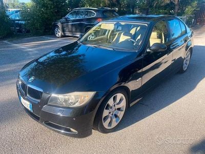 Begagnad BMW 320 163 HK (119 kW) 2005 Svart Sedan