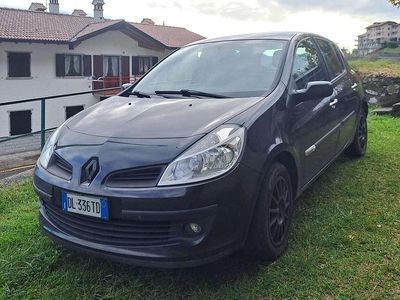 Usata Renault Clio II Rip Curl 68 CV (50 kW) 2007 Nero Berlina