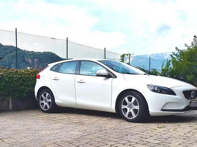 Usata Volvo V40 120 CV (88 kW) 2016 Berlina