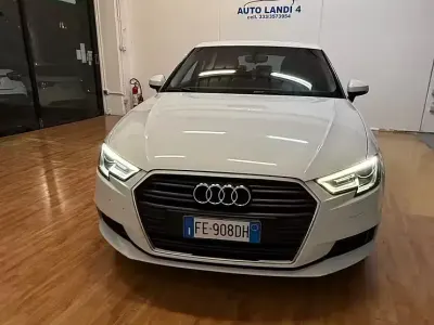 Usata Audi A3 Business 110 CV (80 kW) 2016 Bianco Berlina