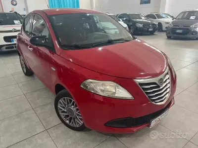 Usata Lancia Ypsilon Platinum 95 CV (69 kW) 2012 Rosso Utilitaria