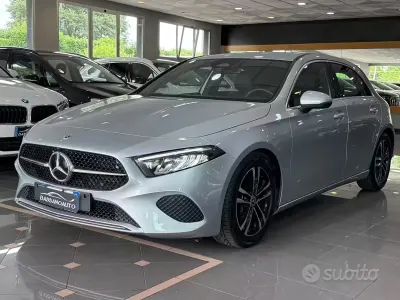 Usata Mercedes A180 Advanced 116 CV (85 kW) 2024 Grigio Berlina