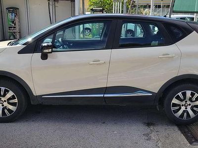 Usata Renault Captur Intens 90 CV (66 kW) 2016 Beige SUV