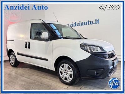 Usata Fiat Doblò 95 CV (69 kW) 2018 Bianco pastello Monovolume