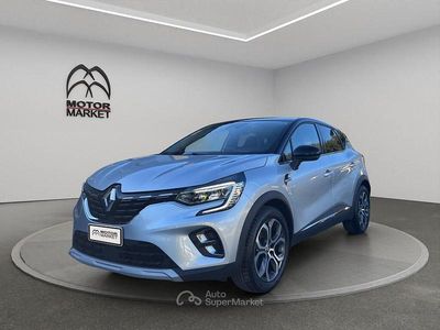 Usata Renault Captur Techno 101 CV (74 kW) 2023 Grigio / gray SUV