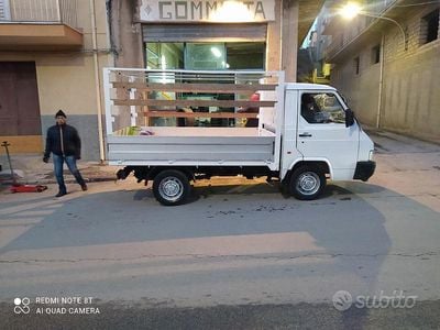 Usata Nissan Trade 64 CV (47 kW) 1995 Bianco