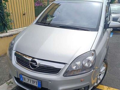 usata Opel Zafira 1.8 Cosmo 140cv easytronic