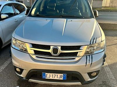 Usata Fiat Freemont 170 CV (125 kW) 2011 Grigio SUV