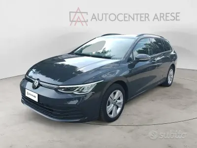 Usata VW Golf VIII Life 116 CV (85 kW) 2022 Grigio Station wagon