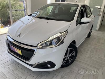 Usata Peugeot 208 Allure 83 CV (61 kW) 2020 Bianco Utilitaria
