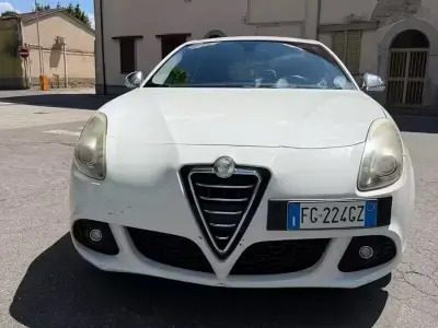 Usata Alfa Romeo Giulietta 105 CV (77 kW) 2017 Bianco Utilitaria