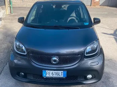 Usata Smart ForFour 90 CV (66 kW) 2016 Grigio Utilitaria