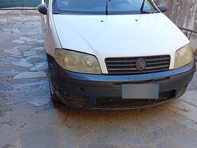 Usata Fiat Punto 69 CV (50 kW) 2004 Bianco Utilitaria