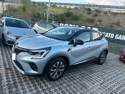 Usata Renault Captur Intens 101 CV (74 kW) 2020 Grigio SUV