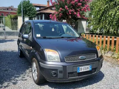 Usata Ford Fusion 68 CV (50 kW) 2006 Marrone Utilitaria
