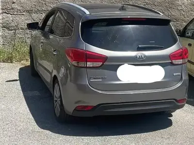 Begagnad Kia Carens