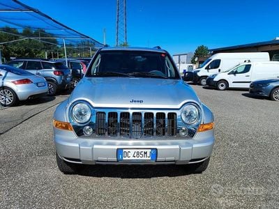 Usata Jeep Cherokee Limited 163 CV (119 kW) 2006 Argento SUV