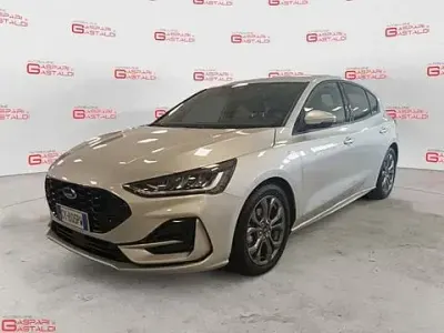 Begagnad Ford Focus ST-Line 116 HK (85 kW) 2025 Grå Halvkombi