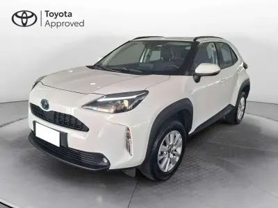 Usata Toyota Yaris Cross Active 116 CV (85 kW) 2023 Super white SUV