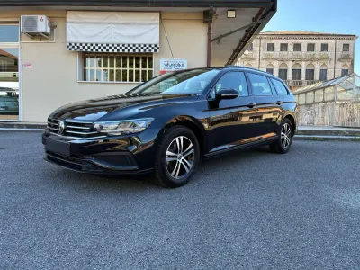 Usata VW Passat Business 120 CV (88 kW) 2020 Nero Station wagon