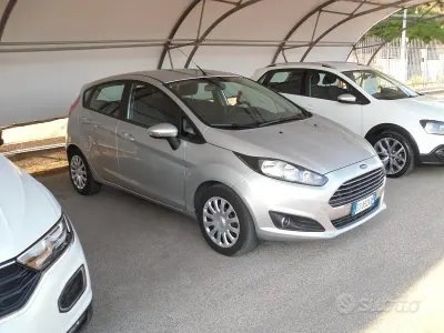 Usata Ford Fiesta Business Edition 75 CV (55 kW) 2013 Grigio Utilitaria