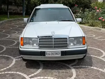 Usata Mercedes E200 1990 Bianco Berlina