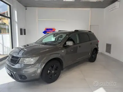 Usata Fiat Freemont 170 CV (125 kW) 2012 Grigio SUV