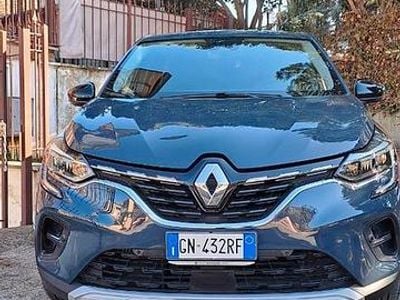 Usata Renault Captur Techno 101 CV (74 kW) 2023 Blu/azzurro SUV