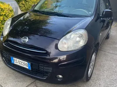 Usata Nissan Micra Tekna 80 CV (58 kW) 2011 Marrone Utilitaria