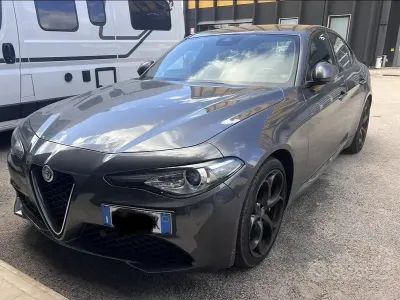 Usata Alfa Romeo Giulia 160 CV (117 kW) 2020 Grigio Berlina