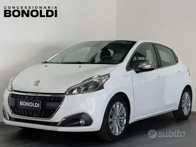 Usata Peugeot 208 Allure 83 CV (61 kW) 2019 Bianco Utilitaria