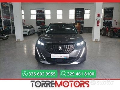 Usata Peugeot 2008 Allure 131 CV (96 kW) 2022 Grigio SUV
